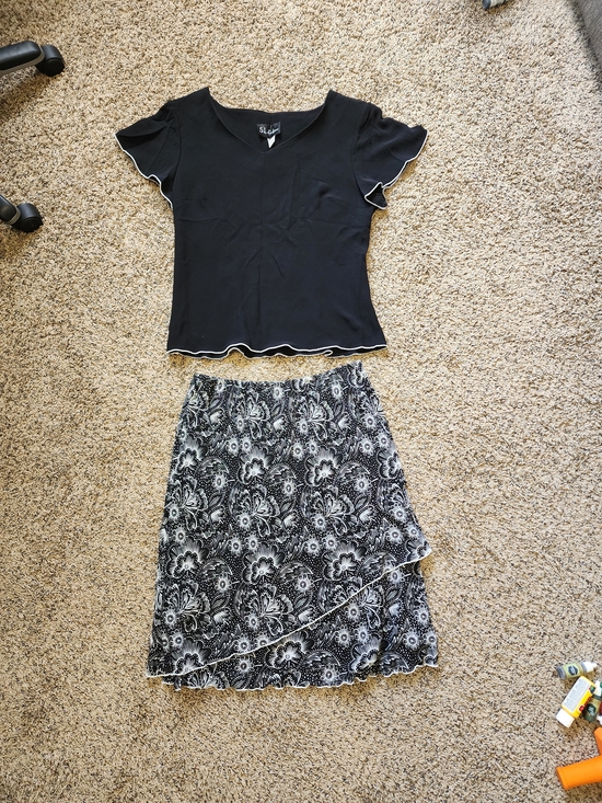 S.L. Fashions Dresses & Skirts - S.L. Fashions Black Ruffle-Trim Floral Wrap Skirt Set